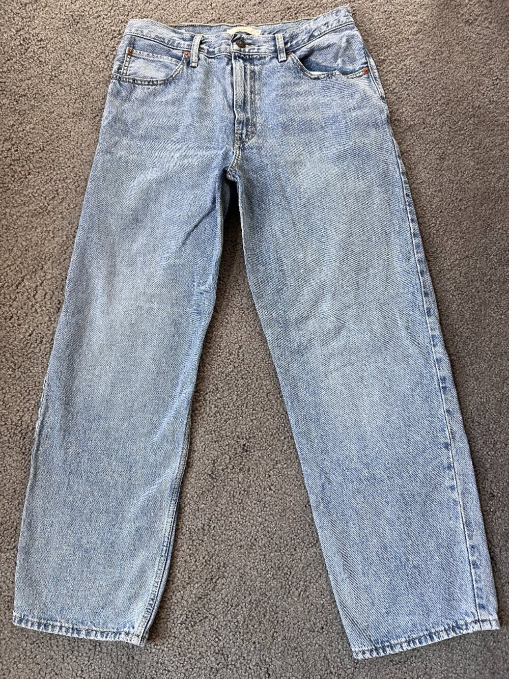 LEVI'S BIG E DAD JEAN - MEDIUM BLUE DENIM LABELED SIZE W31 L 30 - MEASURES 33X29